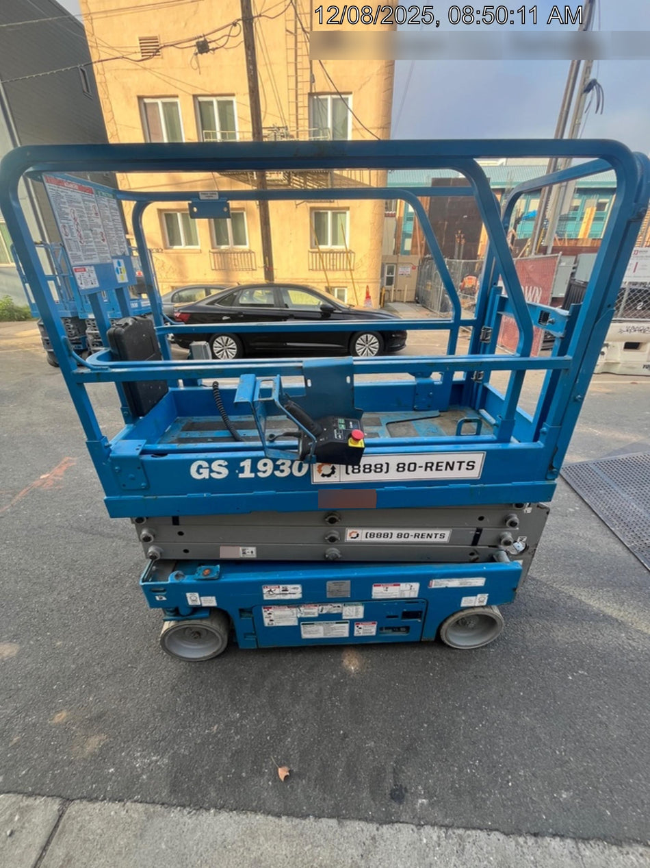 2019 Genie GS-1930 Half Height Swing Gate, 800W Inverter