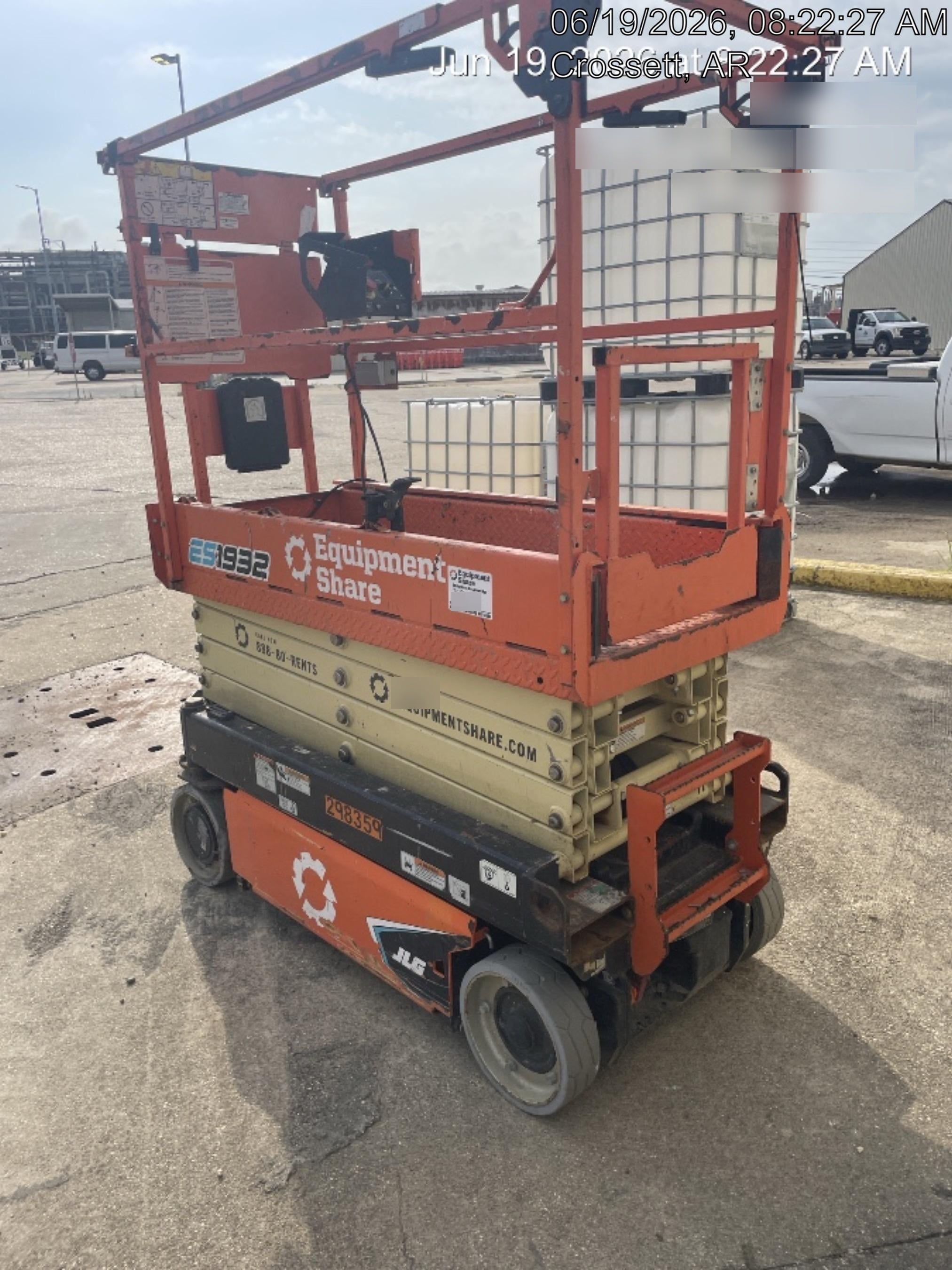 2023 JLG ES1932