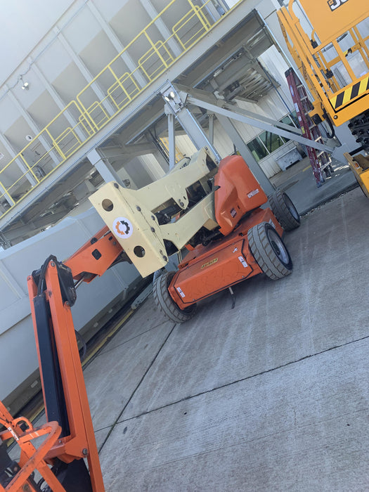 2019 JLG E450AJ