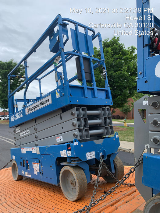 2019 Genie GS-2632 Folding rails with half height swing gate