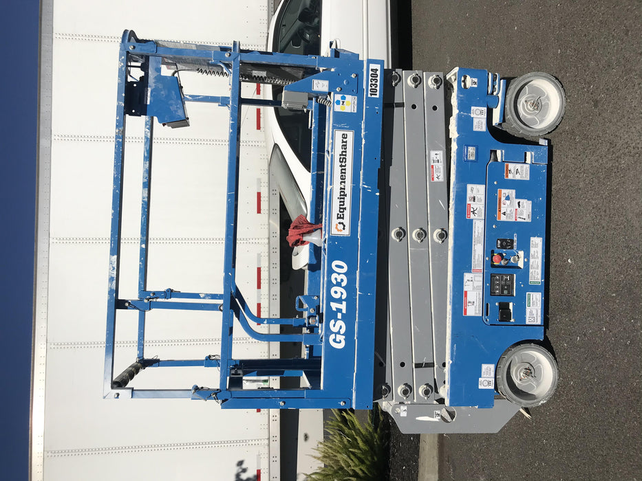 2020 Genie GS-1930 Solid Non Marking Tires, Beacon, Folding rails with half height swing gate, 800W Inverter