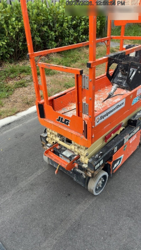 2021 JLG ES1330L