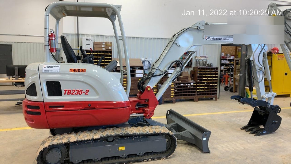 2022 TAKEUCHI TB235-2R