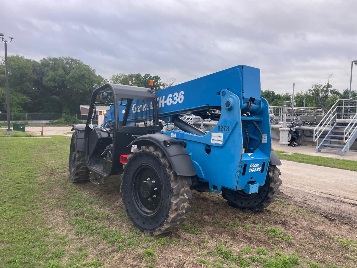 2018 Genie GTH-636 Genie GTH-636 w/Open ROPS, Solid Tires, Work Light/Beacon, 48" Carriage and Forks