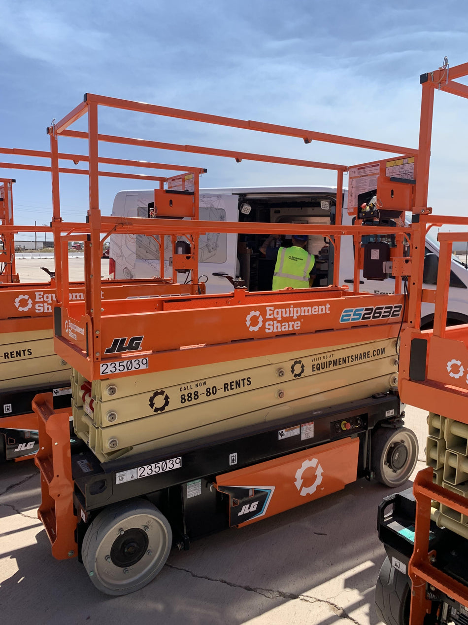 2022 JLG ES2632