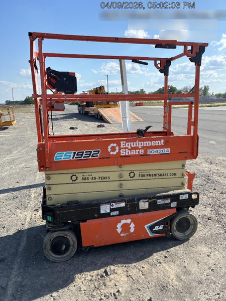 2023 JLG ES1932