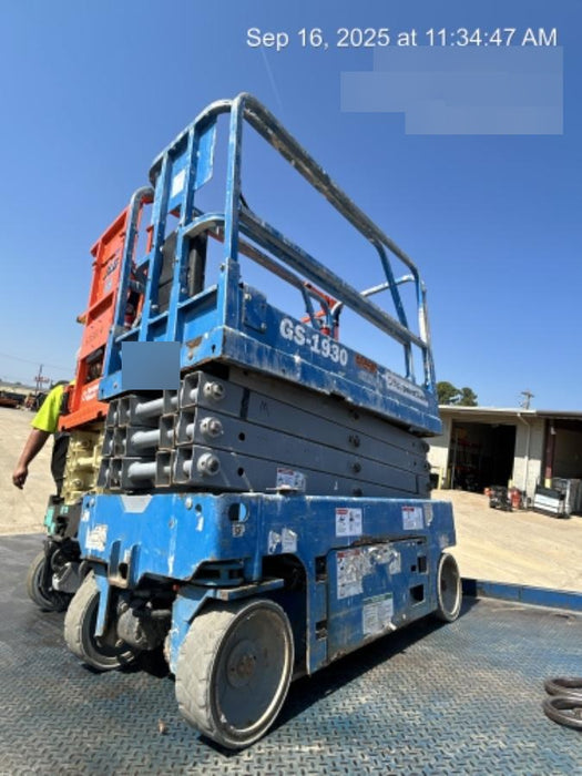 2019 Genie GS-1930 Fixed Rails with Chain Entry