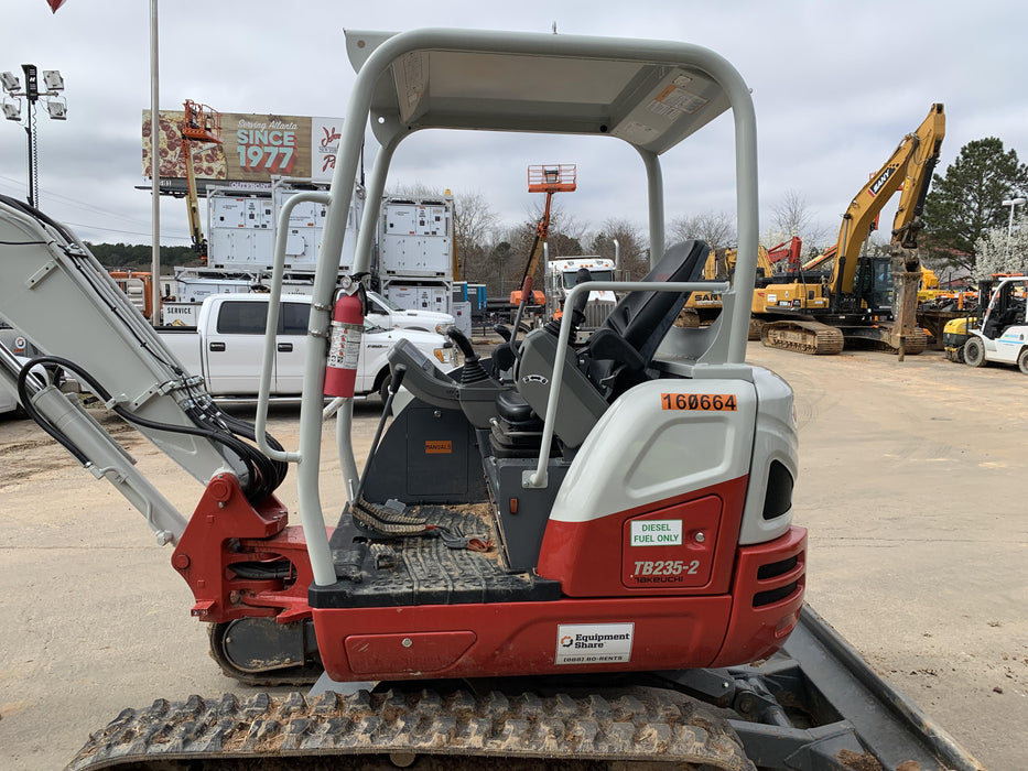 2021 TAKEUCHI TB235-2R