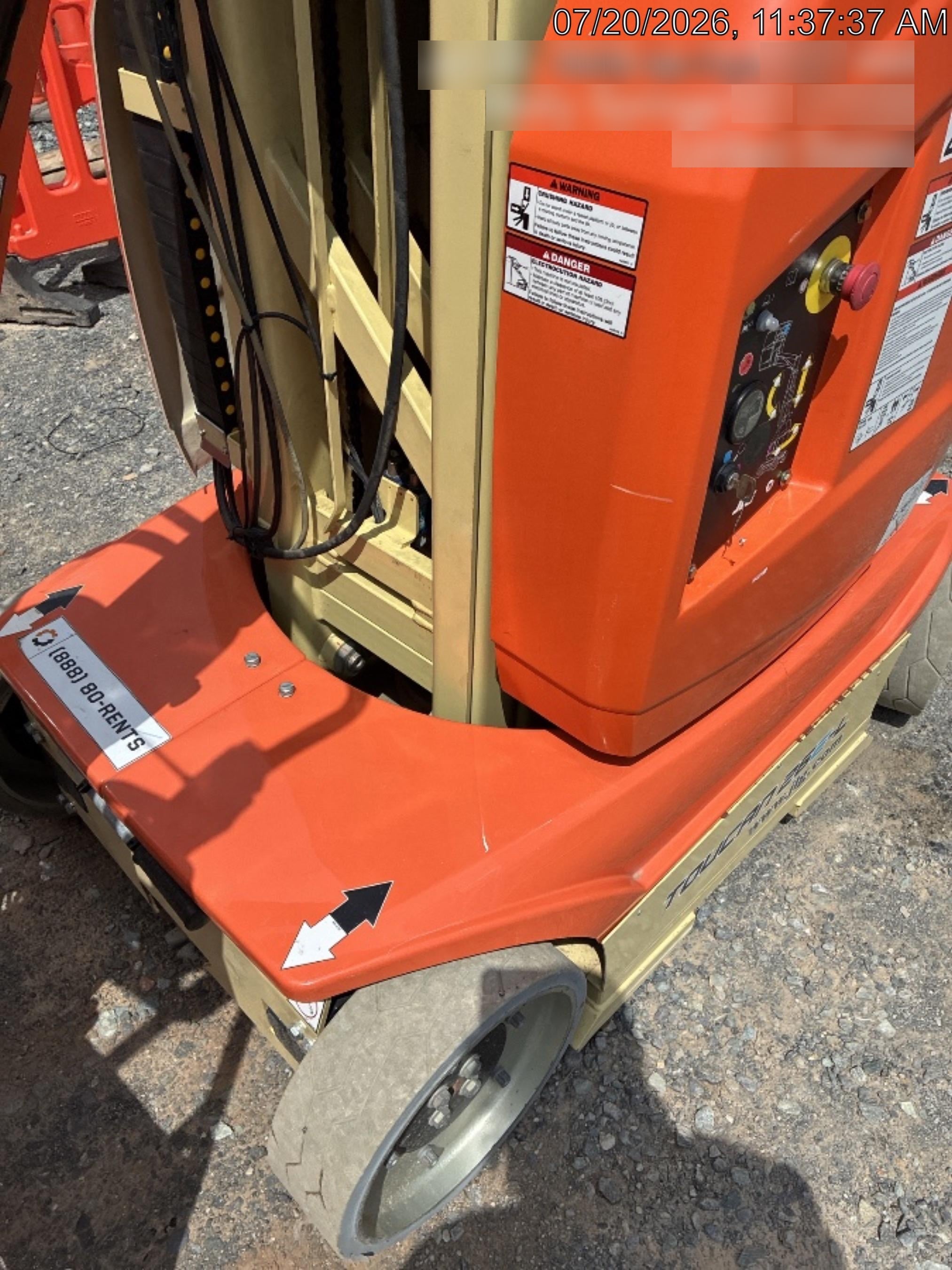 2022 JLG 26E