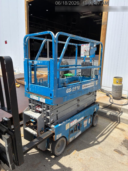2020 Genie GS-1930 Solid Non Marking Tires, Beacon, Folding rails with half height swing gate