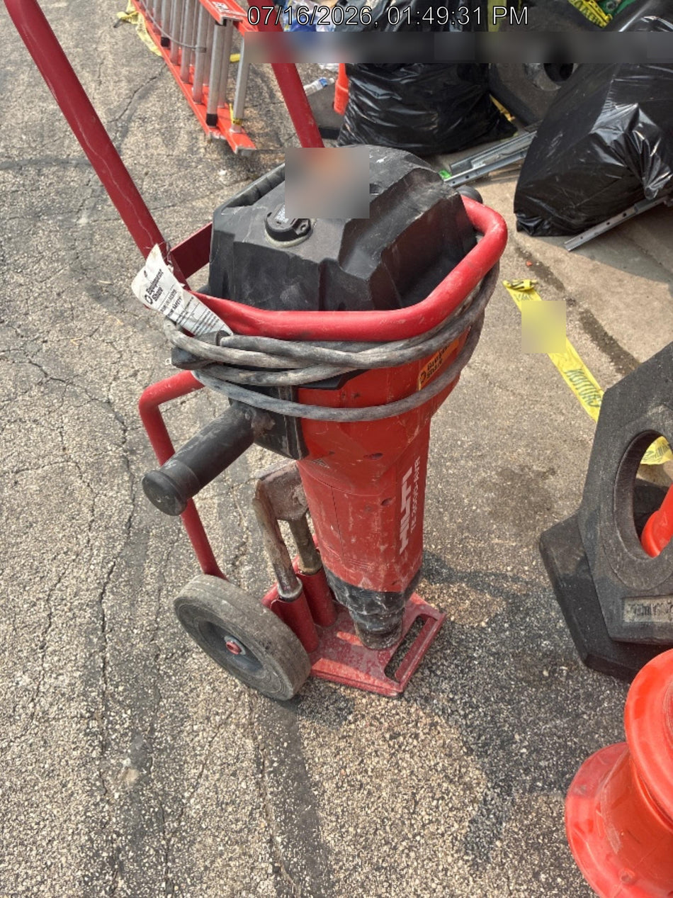 2022 HILTI TE 3000-AVR