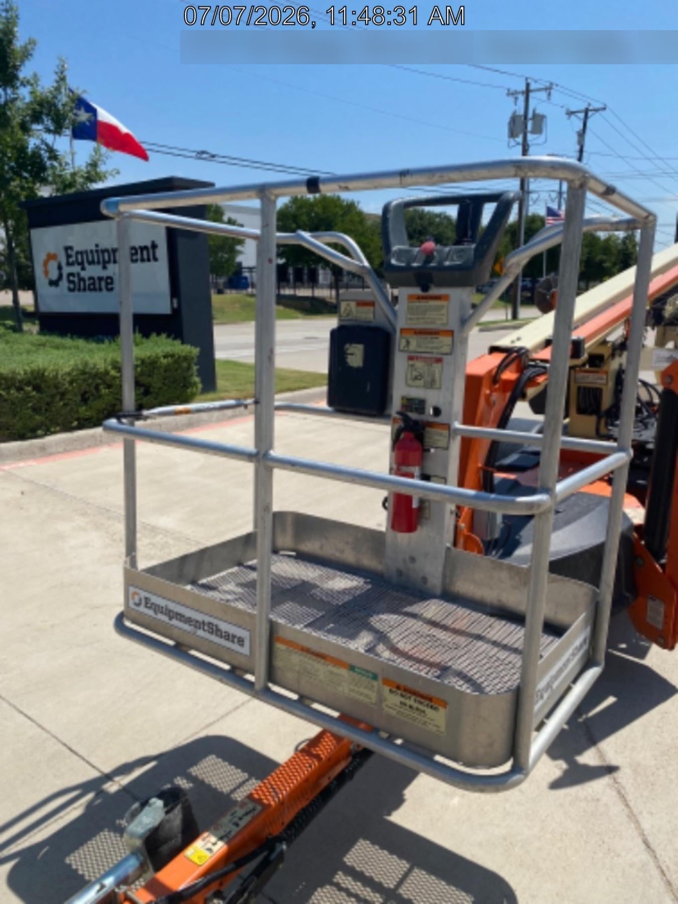 2022 JLG T350