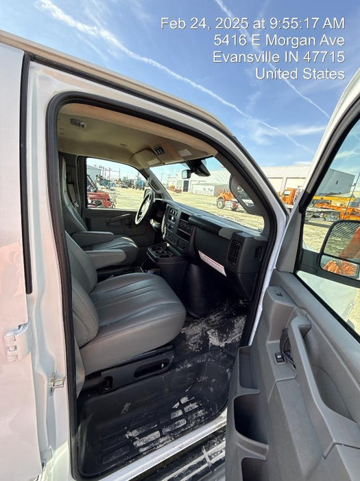 2024 CHEVROLET Express Van - Rental
