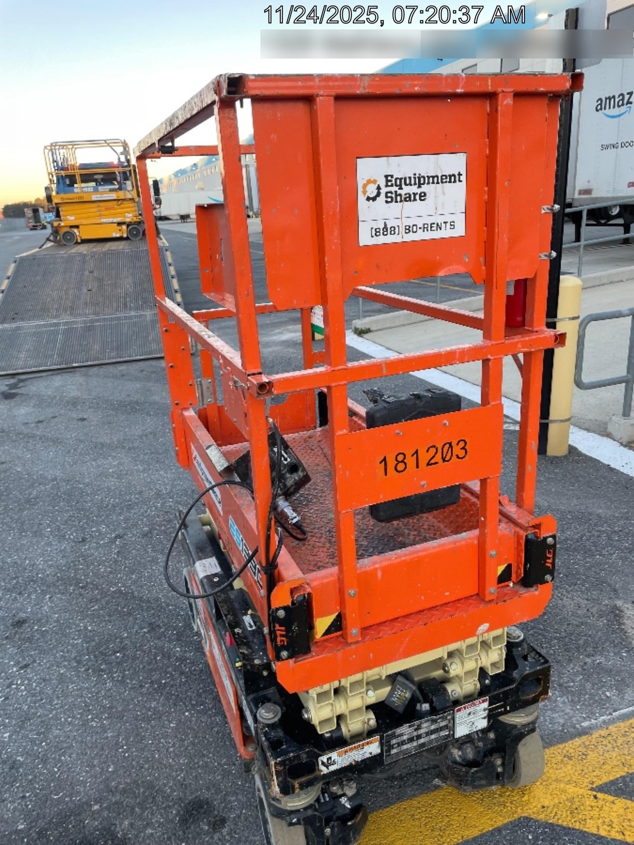 2021 JLG ES1330L