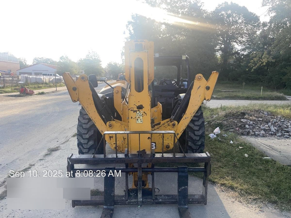 2019 JCB 510-56 Canopy, 74 HP, Solid Tires, STD Worklight, Beacon, Aux Hydraulics, Lifting Eye, Back up Alarm w/66" Carriage/60" Forks