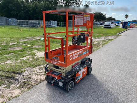 2022 JLG ES1330L
