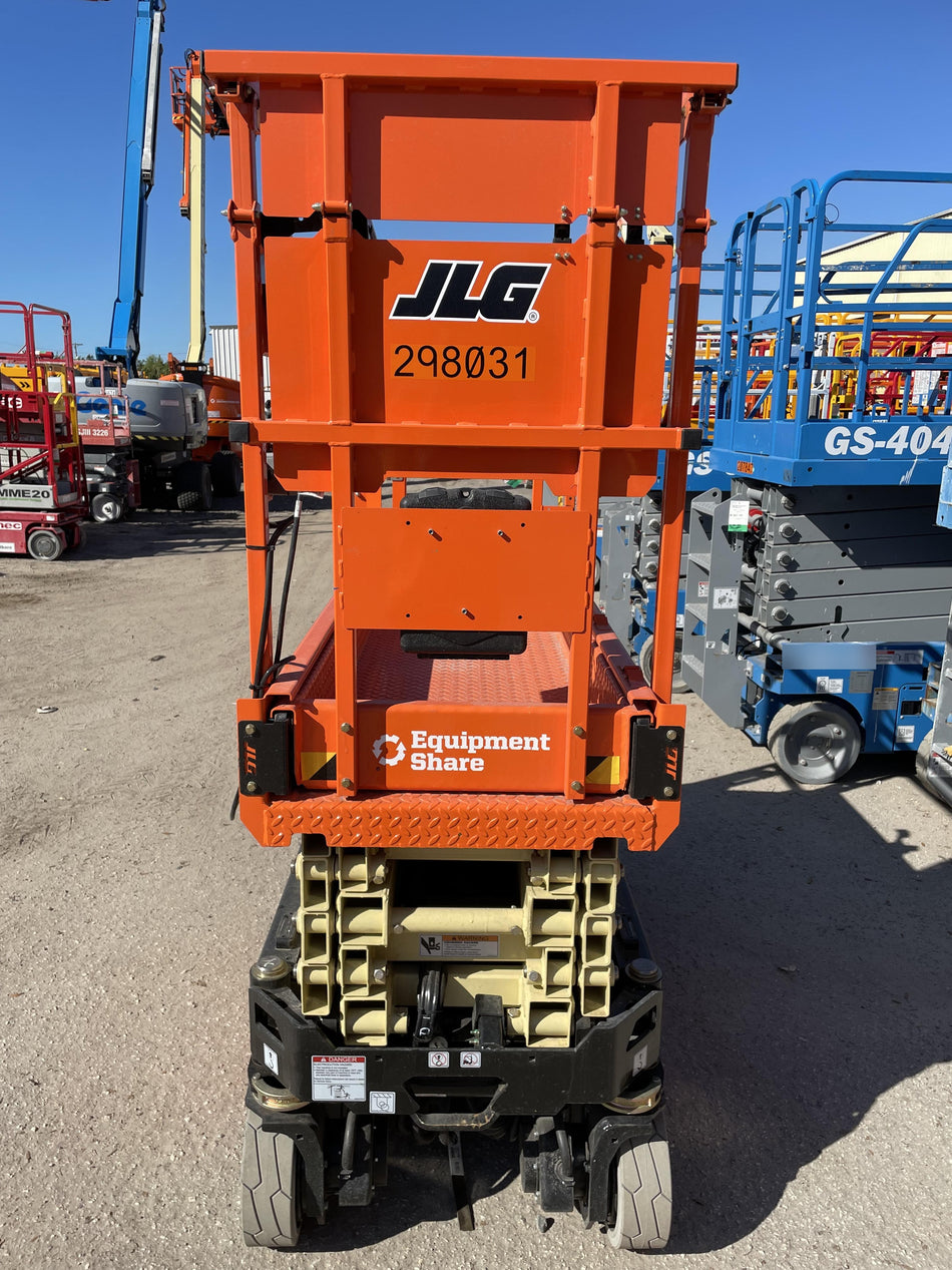 2023 JLG ES1932