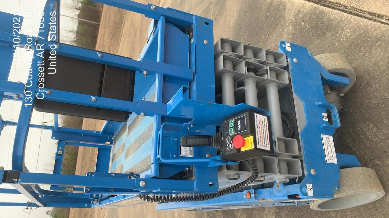 2019 Genie GS-2632 Folding rails with half height swing gate