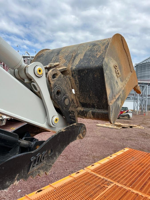 2025 TAKEUCHI 36" Bucket - Takeuchi