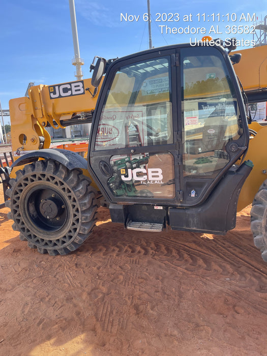 2018 JCB 509-42 74 HP w/CAB/HVAC, Beacon, Aux Hydraulics, Worklights, Solid Tires
