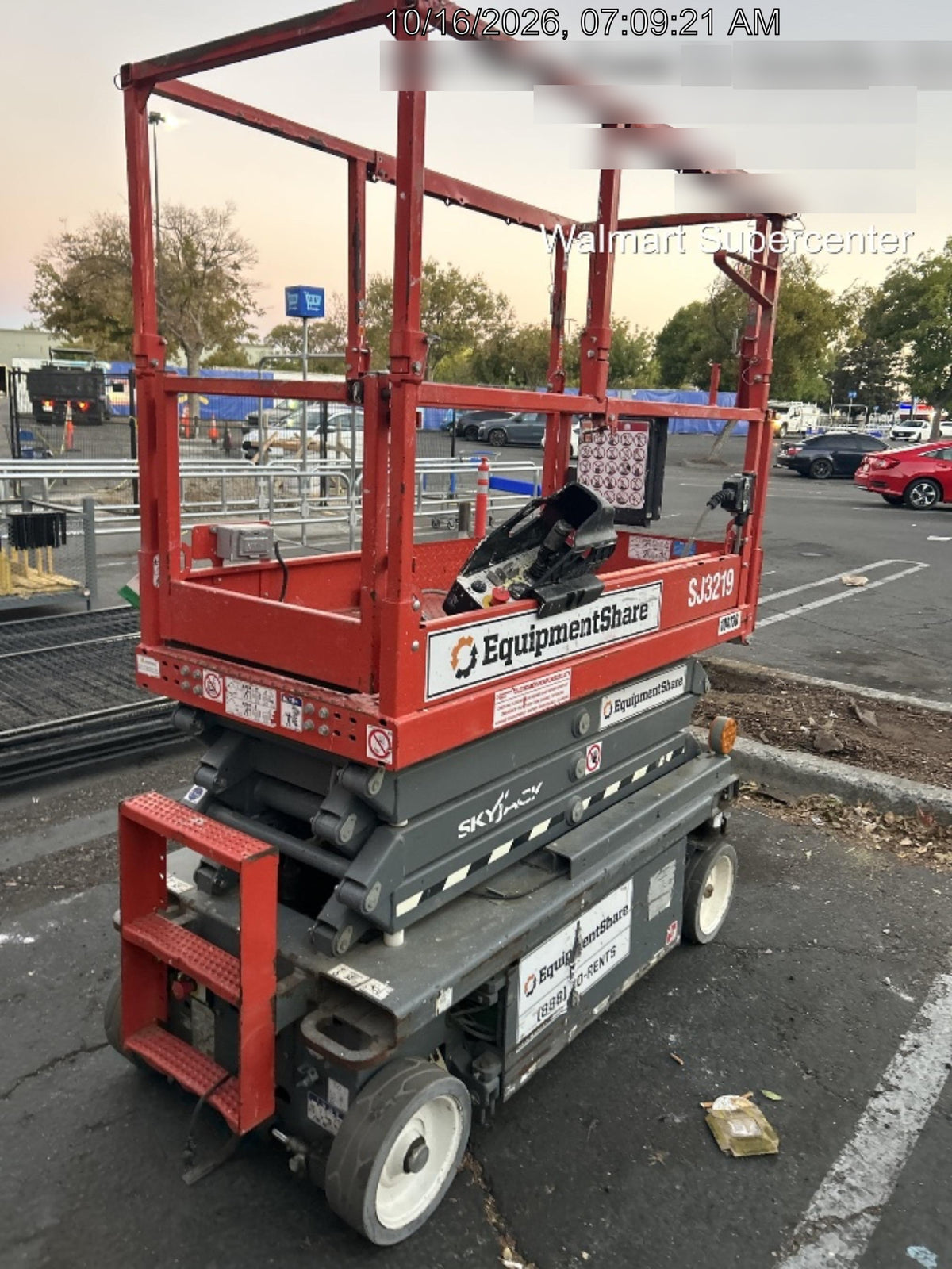 2020 Skyjack SJIII-3219 Solid NM Tires, Half height spring hinged entry gate, Dual Beacons, 800W Inverter