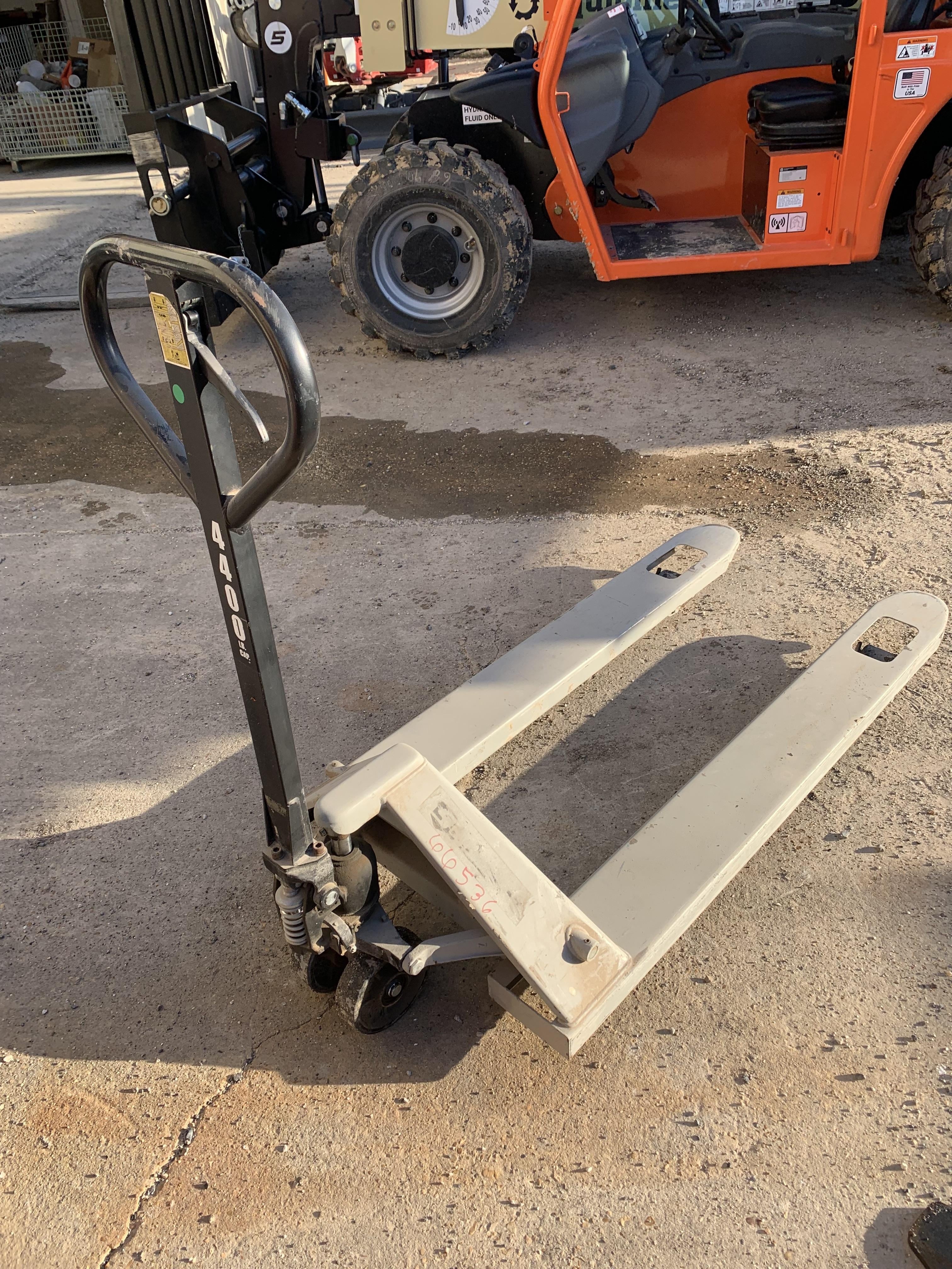 2020 STRONGWAY 4400 lb Pallet Jack
