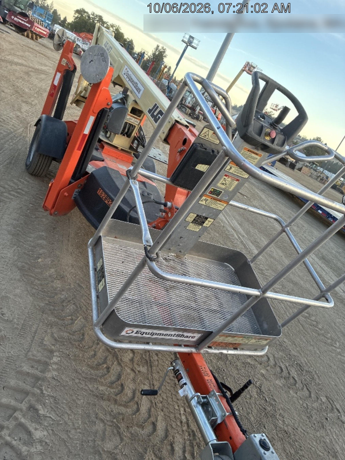 2021 JLG T350