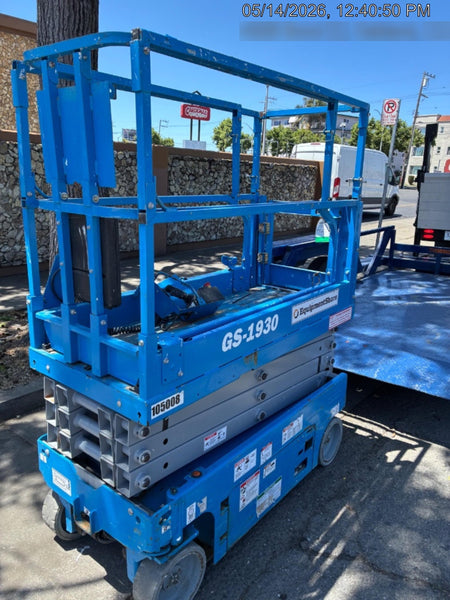 2020 Genie GS-1930 Solid Non Marking Tires, Beacon, Folding rails with half height swing gate, 800W Inverter