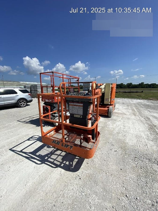 2019 JLG E300AJP