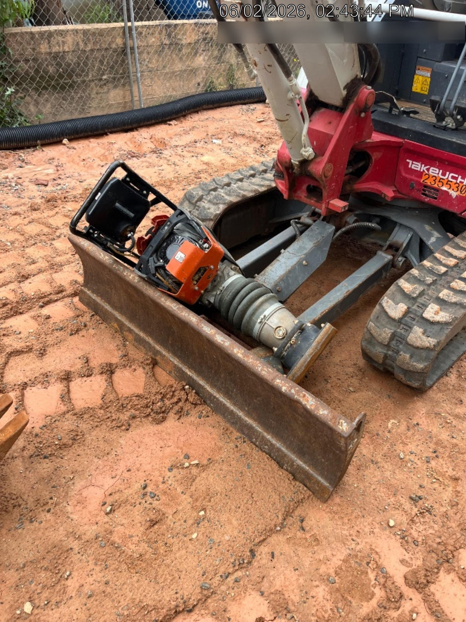2022 TAKEUCHI TB235-2R
