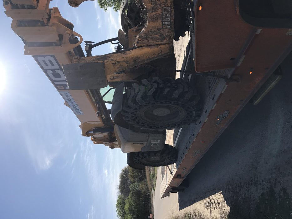 2019 JCB 512-56 Canopy, 109 HP, Solid Tires, STD Worklight, Beacon, Aux Hydraulics, Lifting Eye, Back up Alarm w/66" Carriage/60" Forks