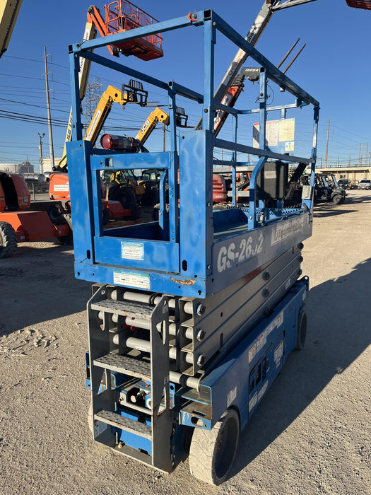 2019 Genie GS-2632 Folding rails with half height swing gate