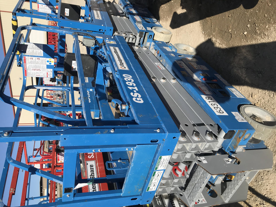 2020 Genie GS-1930 Solid Non Marking Tires, Beacon, Folding rails with half height swing gate