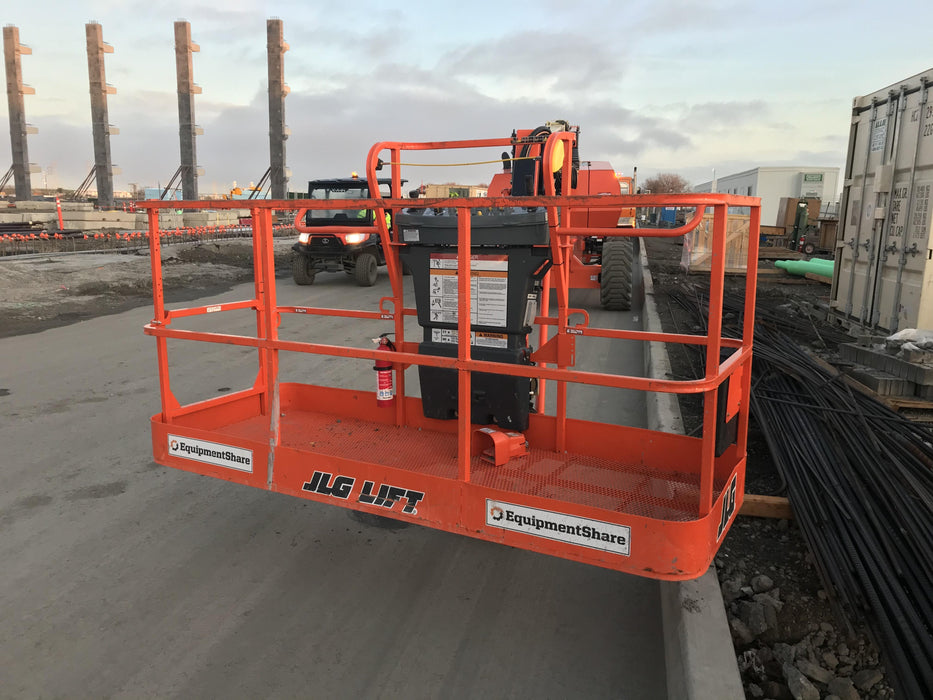2019 JLG 860SJ