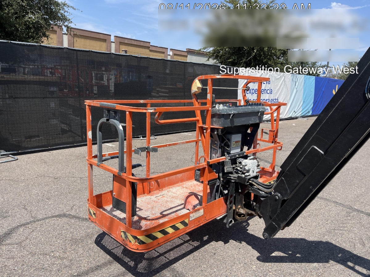 2023 JLG 800AJ