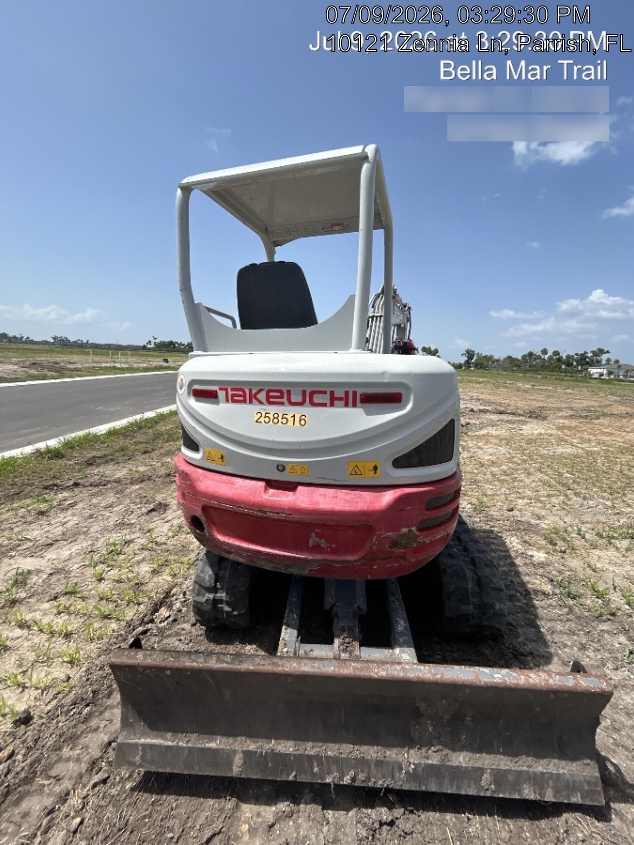 2022 TAKEUCHI TB235-2R