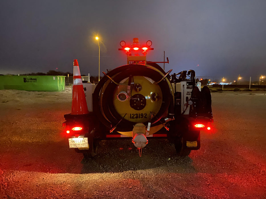 2021 Vac-Tron LP573XDT 500 Gallon Debris Tank w/ Hydraulic Tilt, two (2) 100 Gallon Water Tanks, Low Profile Torsion Axles (12,000 GVWR)