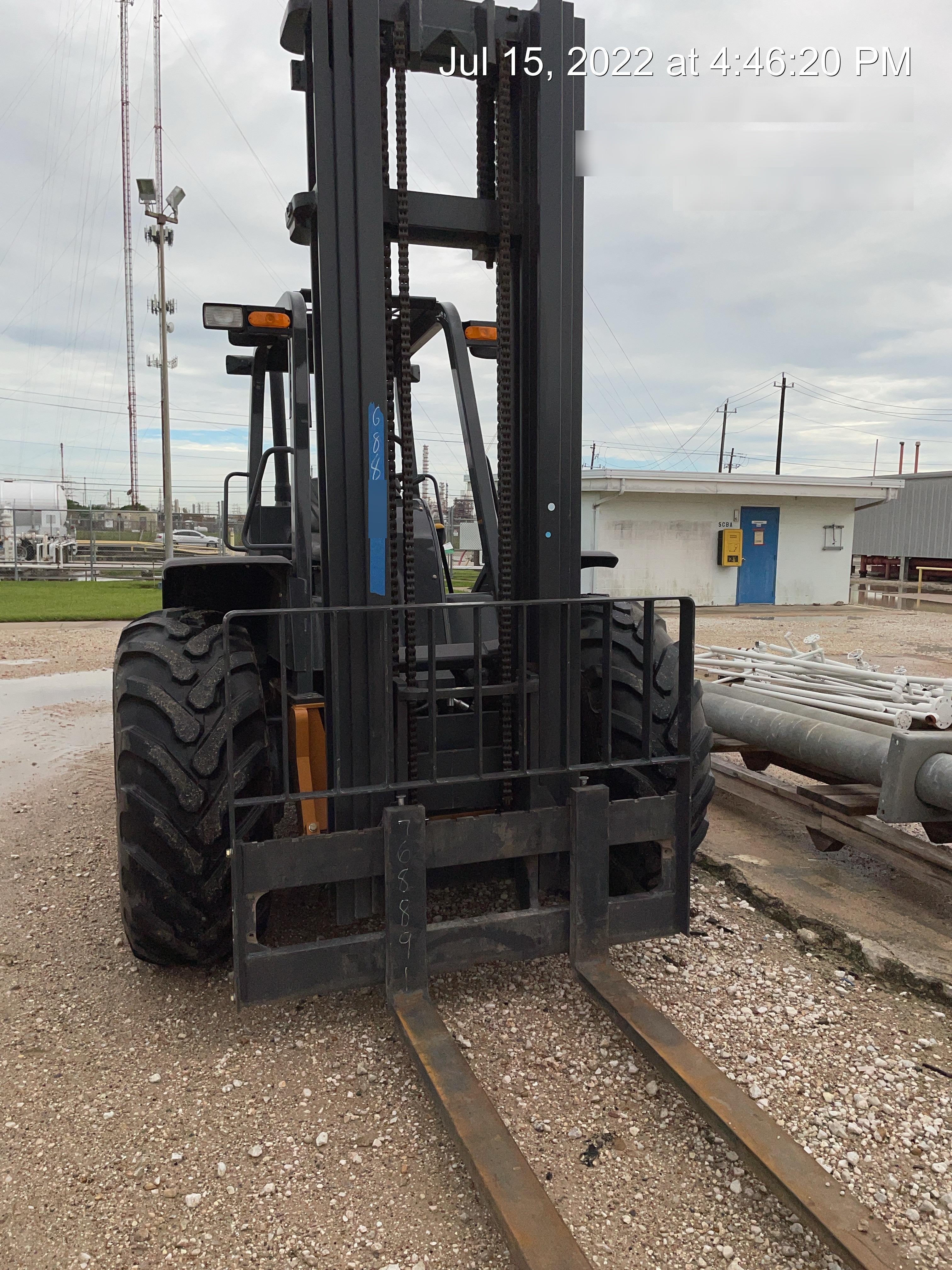 2021 CASE 588H