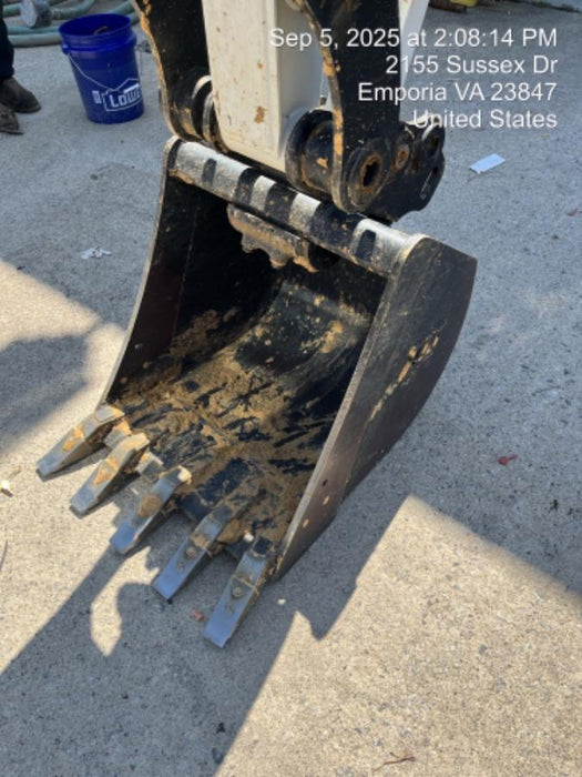 2025 TAKEUCHI 24" Bucket Takeuchi