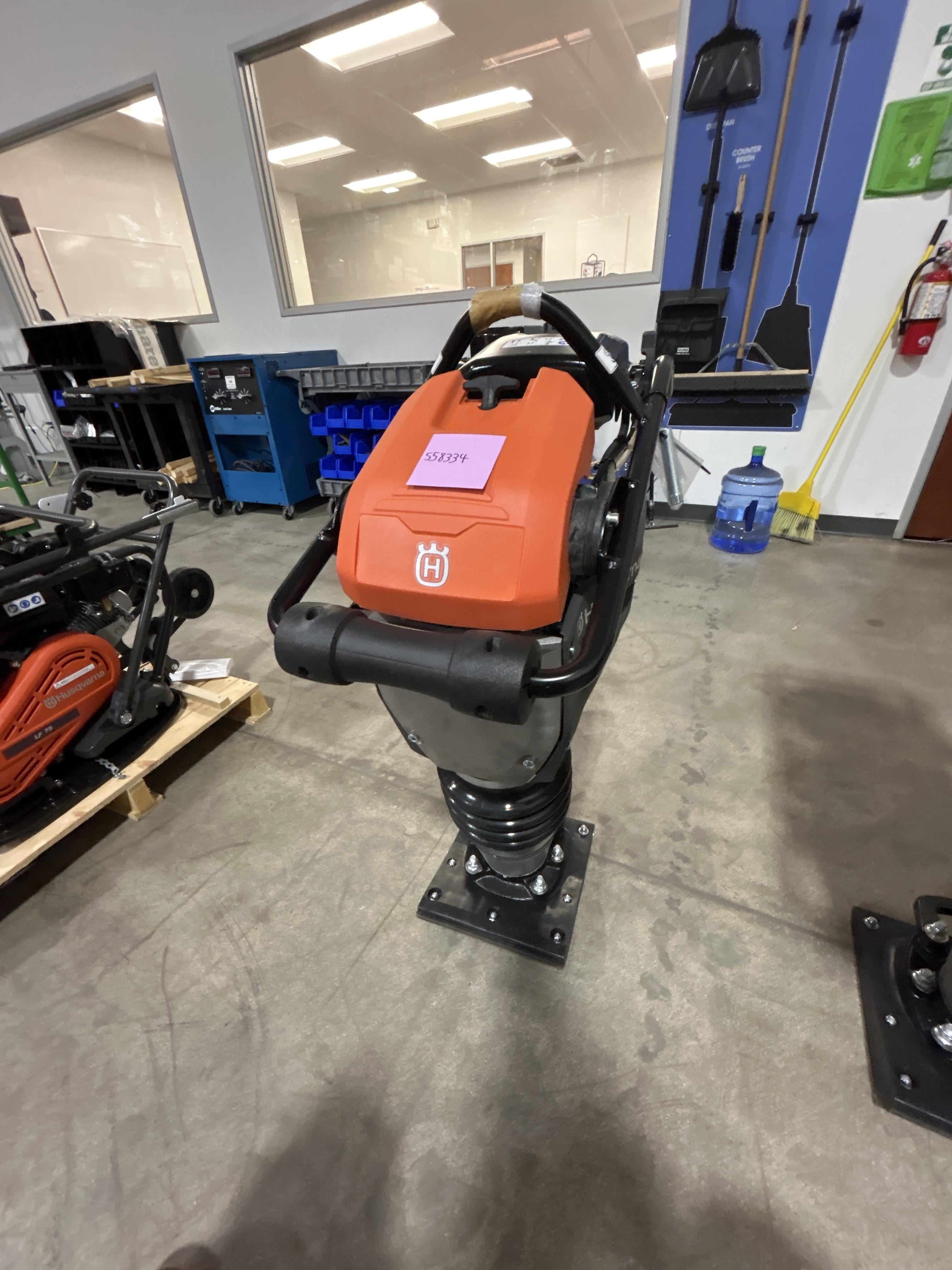 2025 HUSQVARNA LT6005