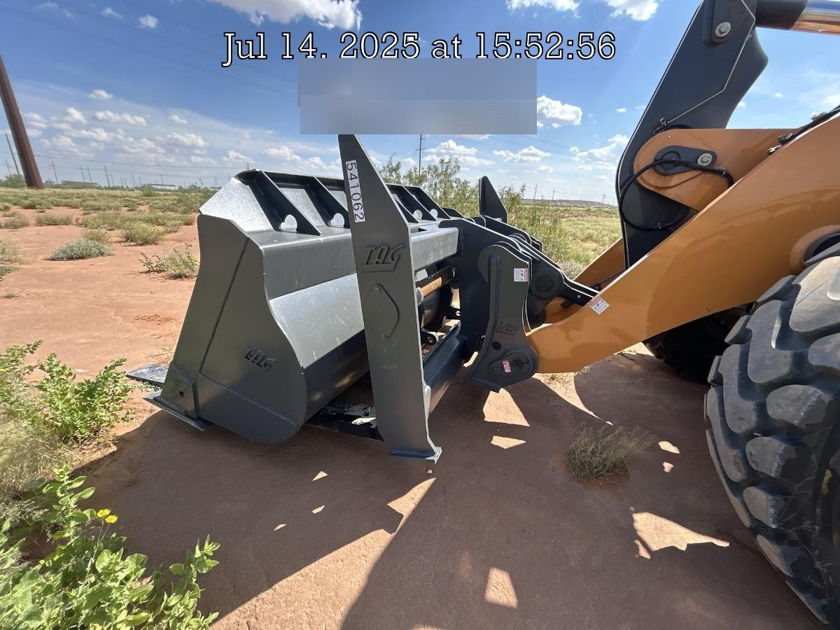 2025 CASE Case 96" Fork Set