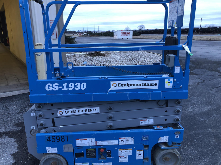 2019 Genie GS-1930 Fixed rails with chain Entry