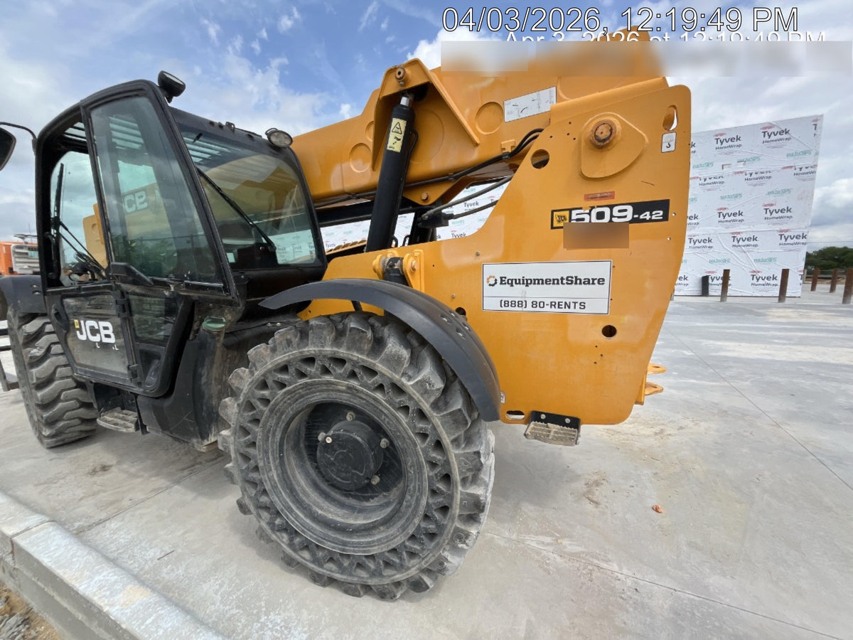 2018 JCB 509-42 JCB 509-42 Enclosed Cab, 74 HP, Solid Tires, Worklights, Beacon, Aux Hydraulics, Lifting Eye