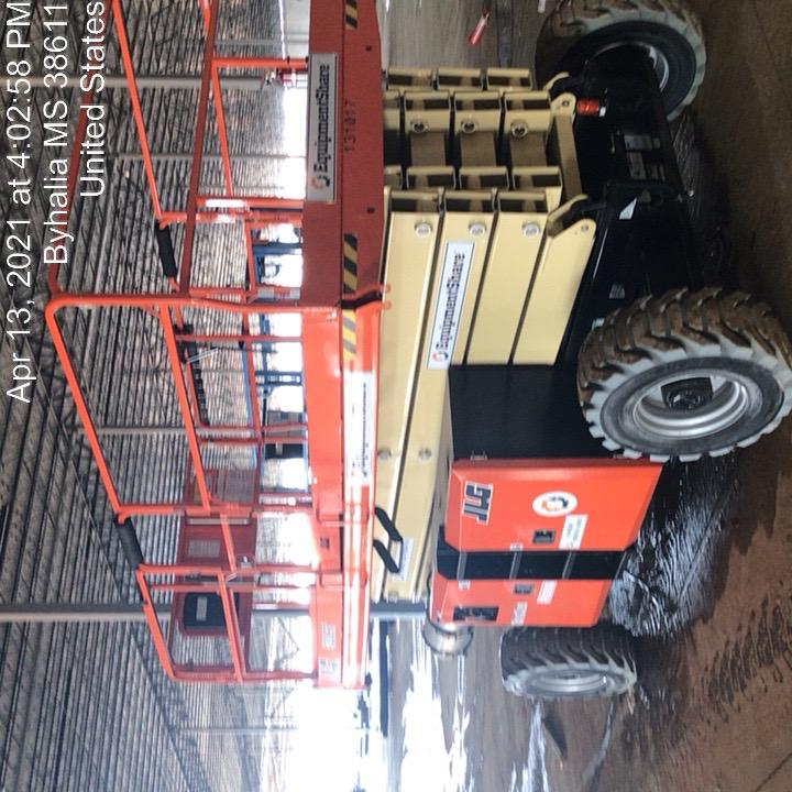 2021 JLG 430LRT