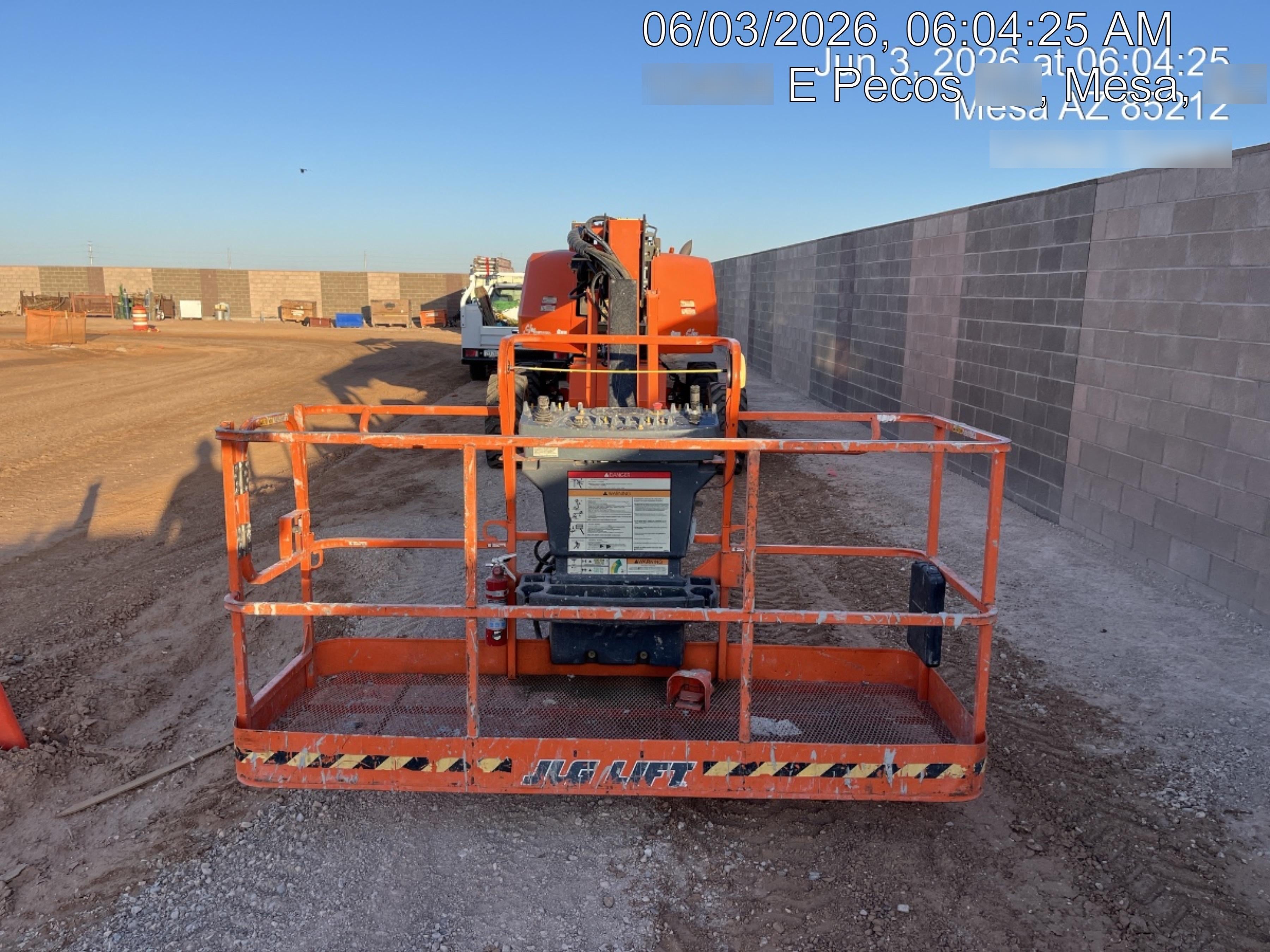 2022 JLG 660SJ