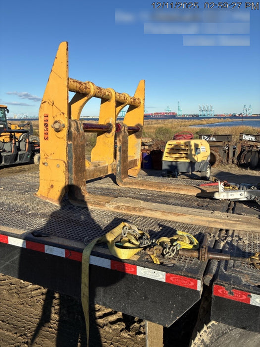2020 JOHN DEERE 96" Loader Fork Carriage - John Deere
