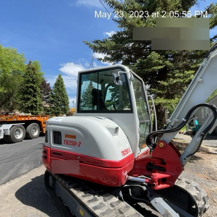 2022 TAKEUCHI TB250-2CR