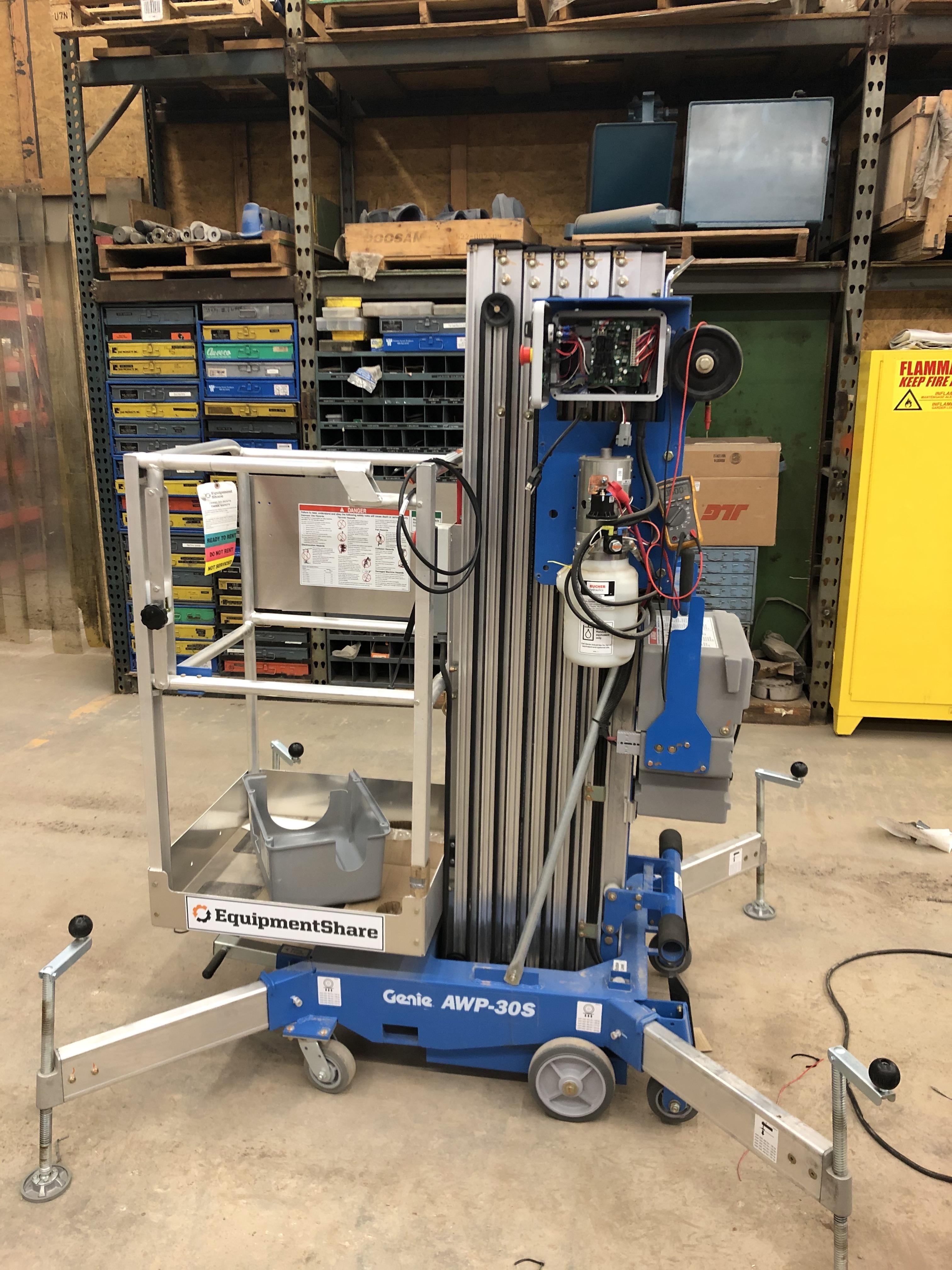 2019 GENIE AWP-30S