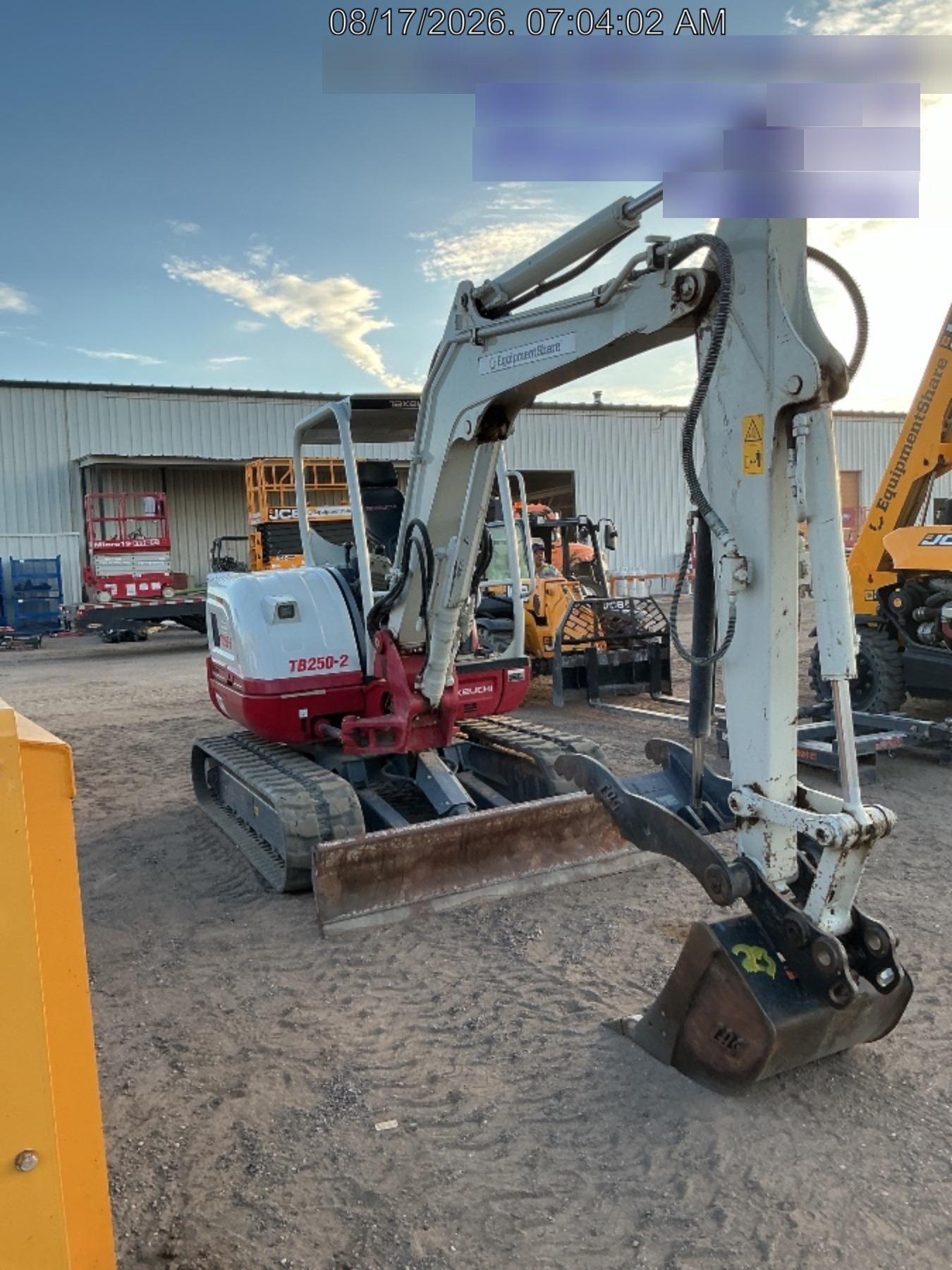 2023 TAKEUCHI TB250-2R