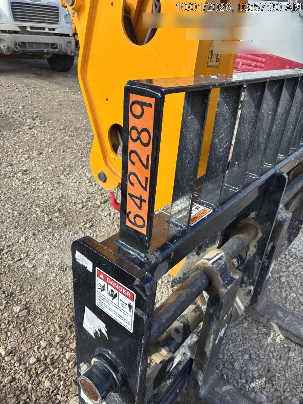 2025 JCB 400/F7377